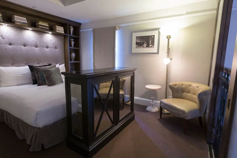 Penthouse King Suite at The Mansfield