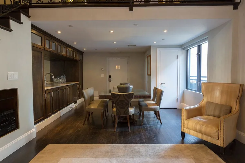 Penthouse King Suite at The Mansfield