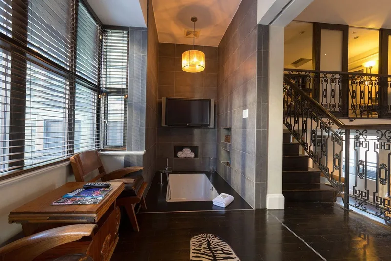 Penthouse King Suite at The Mansfield